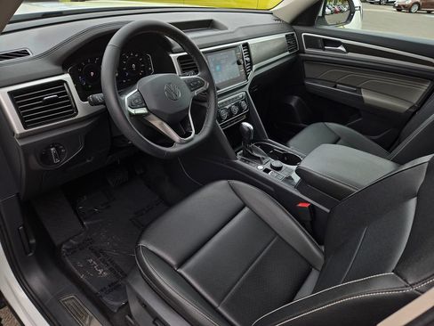 Used 2023 Volkswagen Atlas SE AWD/4WD image 9