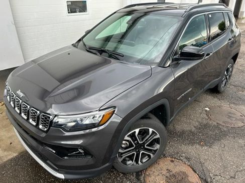 Used 2024 Jeep Compass Limited AWD/4WD image 1