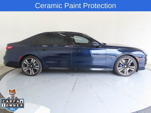 Used 2023 BMW 760i xDrive w/ Executive Package image 2