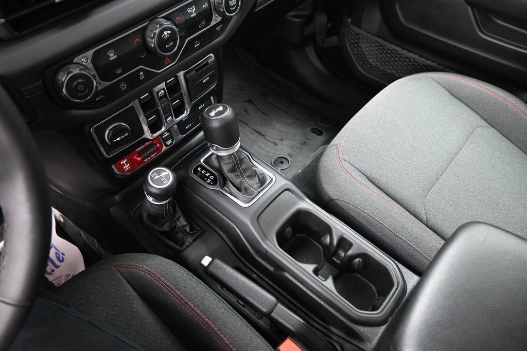 Used 2025 Jeep Wrangler Unlimited Rubicon AWD/4WD image 29