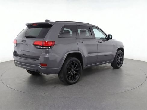 Used 2022 Jeep Grand Cherokee Laredo X AWD/4WD image 4