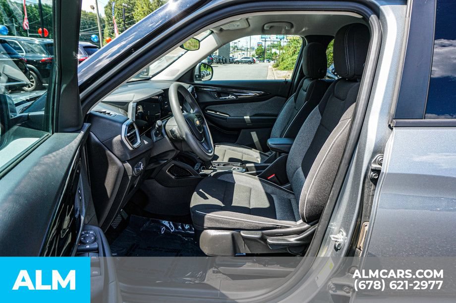 Used 2025 Chevrolet TrailBlazer LT FWD image 18
