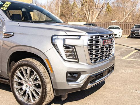 Used 2026 GMC Yukon Denali w/ Sun & Power Step Package AWD/4WD image 3