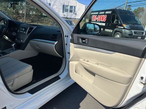 Used 2012 Subaru Legacy 2.5i Premium w/ All-Weather Pkg image 18