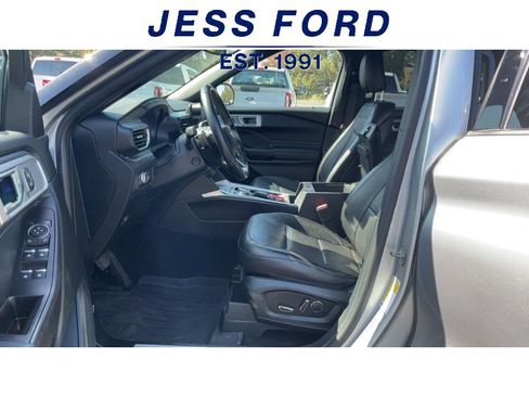 Used 2020 Ford Explorer Limited w/ Hybrid Equipment Group 310A image 13