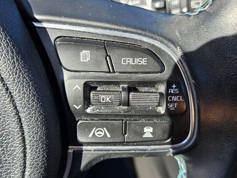 Used 2022 Kia Niro Touring Special Edition image 24