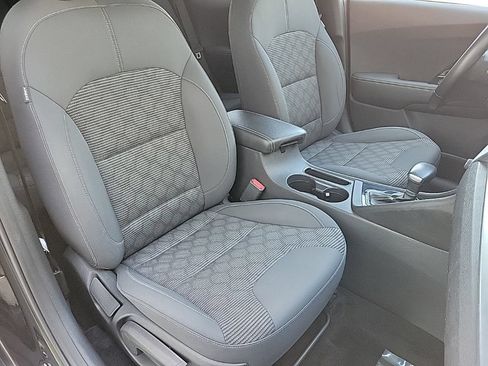 Used 2020 Kia Niro LXS FWD image 15