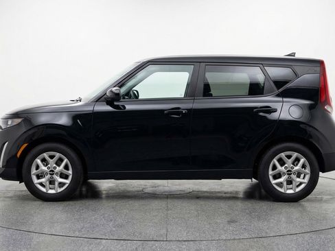 Used 2025 Kia Soul LX w/ LX Technology Package image 5