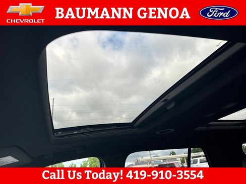 Used 2023 Chevrolet Traverse RS AWD/4WD image 39
