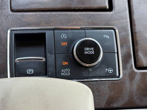 Used 2020 Lincoln Navigator Reserve w/ Equipment Group 201A Reserve RWD image 26