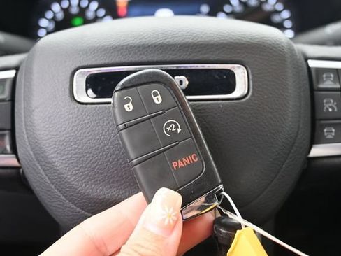 Used 2025 Jeep Compass Limited AWD/4WD image 36