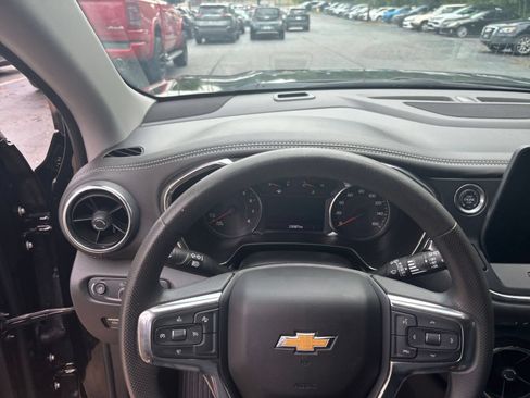 Used 2025 Chevrolet Blazer LT FWD image 29
