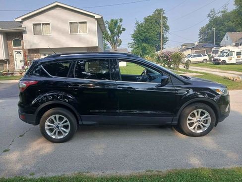 Used 2017 Ford Escape SE w/ Equipment Group 201A AWD/4WD image 5