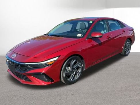 Used 2024 Hyundai Elantra Limited FWD image 4