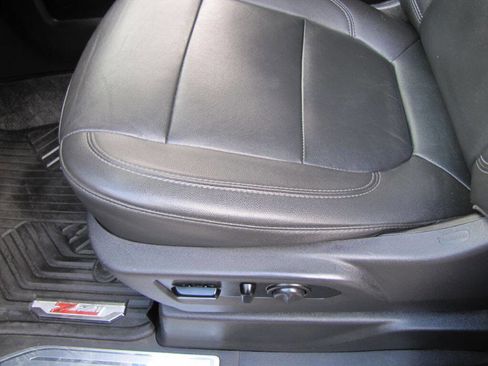 Used 2021 Chevrolet Silverado 1500 LT Trail Boss w/ LT Trail Boss Premium Package image 16