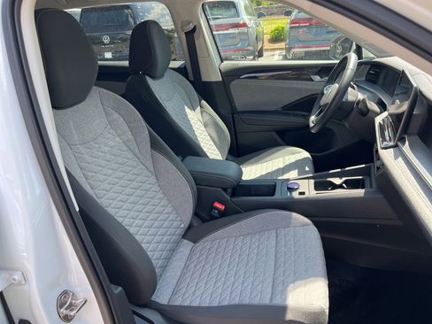 Used 2025 Volkswagen Tiguan S FWD image 23