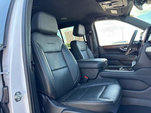 Certified 2025 GMC Yukon Denali AWD/4WD image 24
