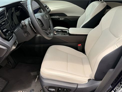 Used 2024 Lexus RX 350 FWD w/ Technology Package image 12