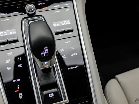 Used 2023 Porsche Panamera 4 Platinum Edition AWD/4WD image 60