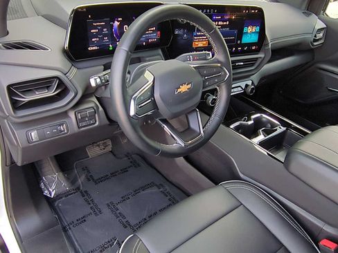 Used 2026 Chevrolet Silverado EV LT AWD/4WD image 12