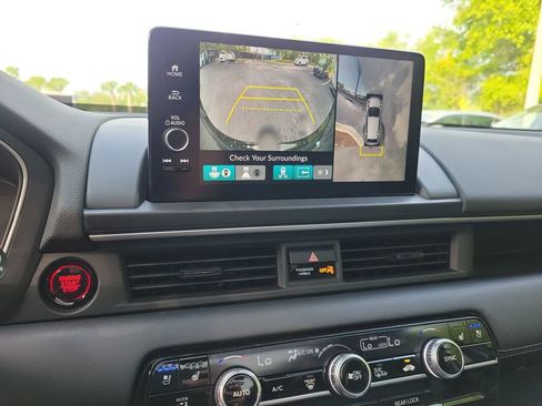 Certified 2025 Honda Pilot Elite image 37