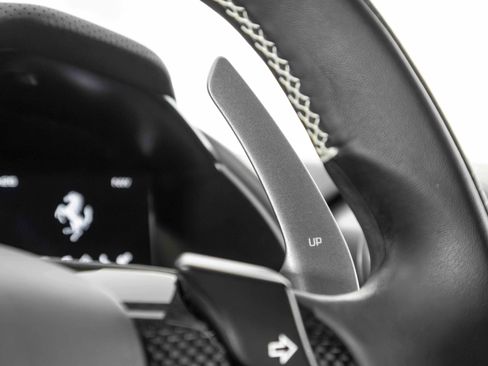 Used 2021 Ferrari 812 GTS image 30