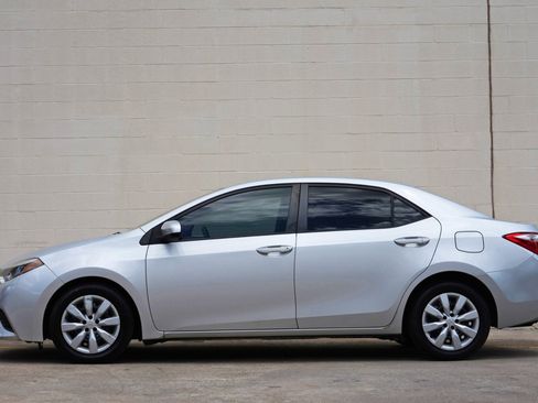 Used 2014 Toyota Corolla LE FWD image 7