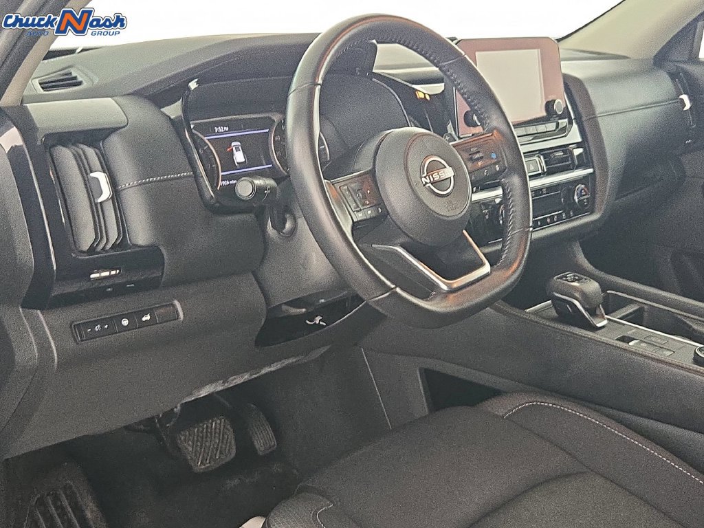 Used 2025 Nissan Pathfinder SV AWD/4WD image 16