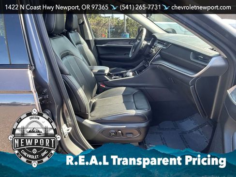 Used 2023 Jeep Grand Cherokee Limited w/ Luxury Tech Group II AWD/4WD image 32