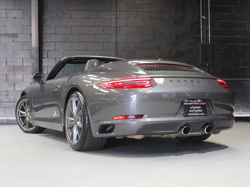 Used 2017 Porsche 911 Carrera image 12