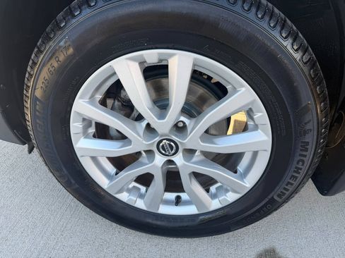 Used 2020 Nissan Rogue SV AWD/4WD image 25