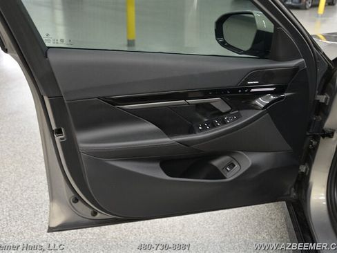 Used 2024 BMW 530i w/ M Sport Package RWD image 41