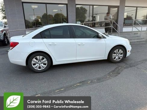 Used 2016 Chevrolet Cruze LS FWD image 5