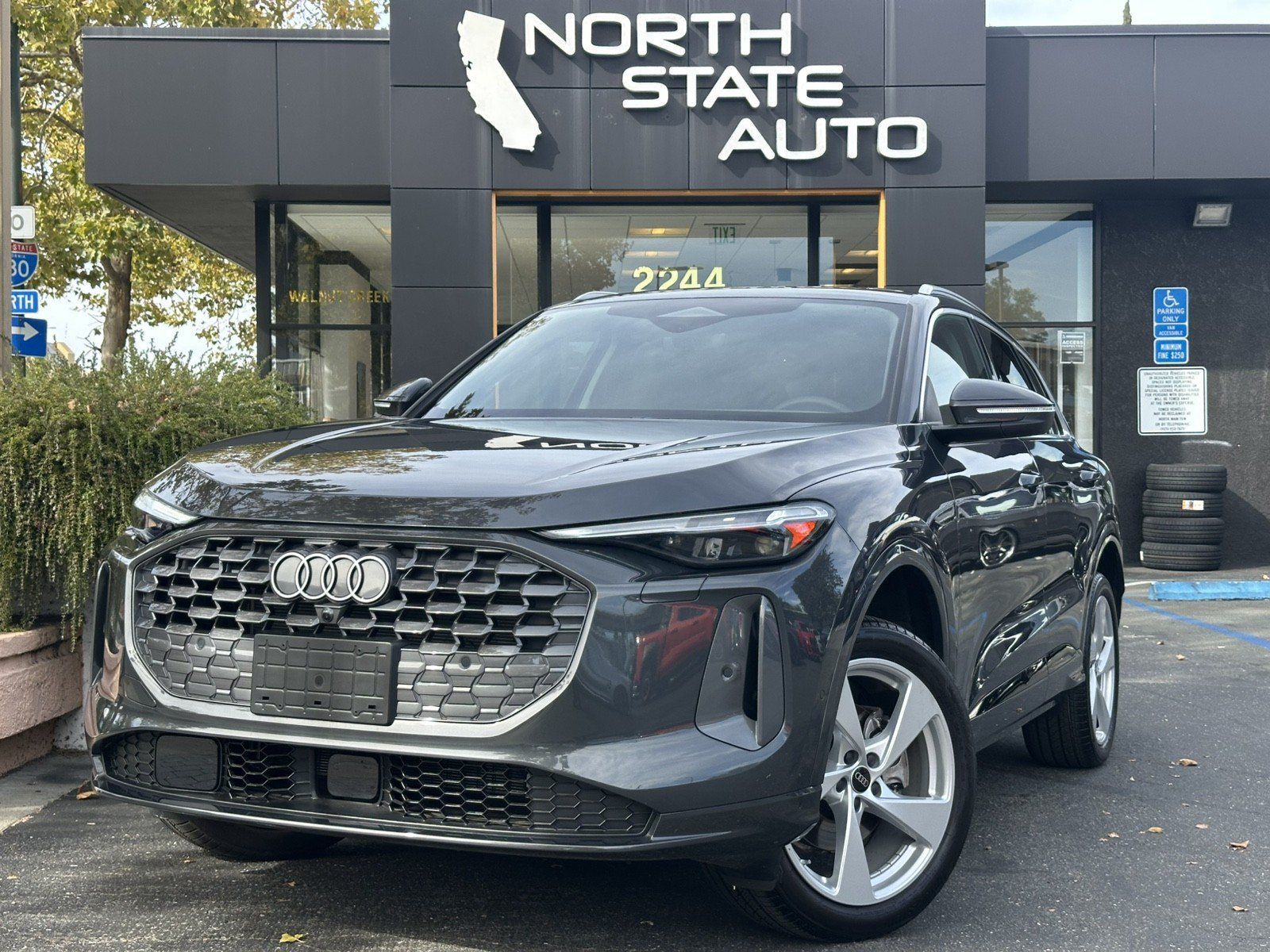 Used 2025 Audi Q5 Premium Plus AWD/4WD image 2