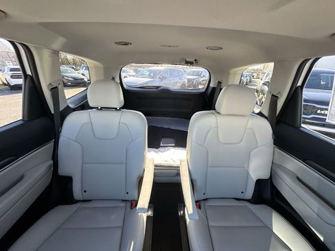 New 2025 Kia Telluride S image 23
