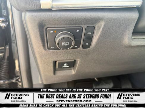 Used 2025 Ford Expedition Platinum w/ Driver's Package AWD/4WD image 27