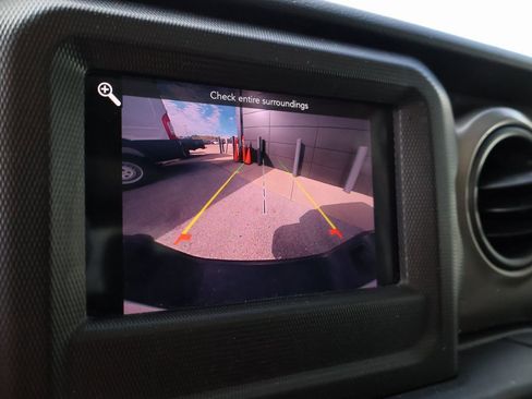 Used 2021 Jeep Gladiator Sport image 35