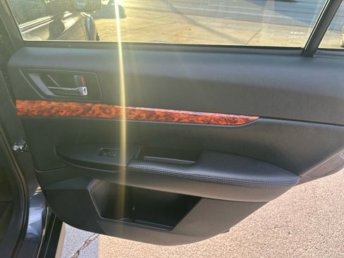 Used 2012 Subaru Outback 3.6R Limited w/ Popular Pkg 1B image 16