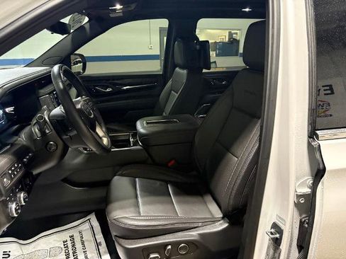 Used 2023 GMC Yukon XL Denali w/ Denali Reserve Package AWD/4WD image 10