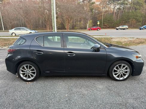 Used 2011 Lexus CT 200h image 4