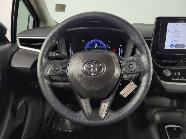 Used 2026 Toyota Corolla LE FWD image 21