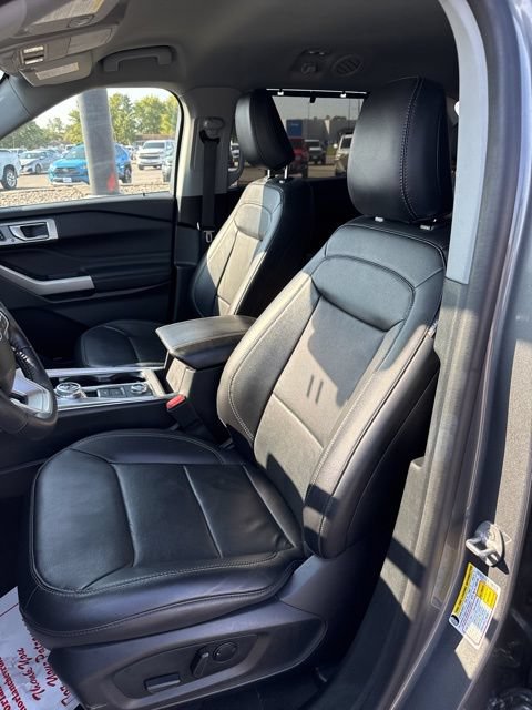 Used 2023 Ford Explorer Limited AWD/4WD image 11