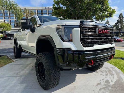 Used 2025 GMC Sierra 2500 AT4X AWD/4WD image 3