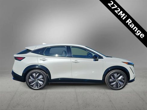 Used 2024 Nissan Ariya AWD image 9