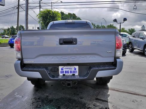 Used 2020 Toyota Tacoma TRD Sport AWD/4WD image 6