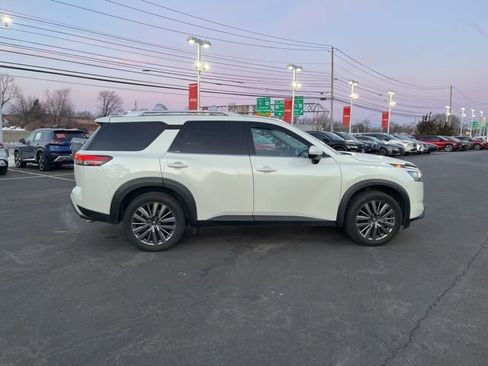 Certified 2023 Nissan Pathfinder SL w/ SL Premium Package image 8