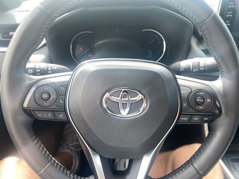 Used 2019 Toyota RAV4 XSE w/ XSE Weather Package AWD/4WD image 21