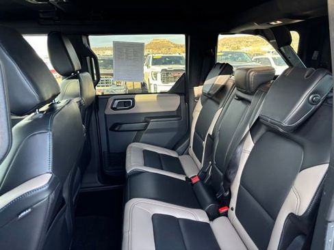 Certified 2024 Ford Bronco Wildtrak image 16