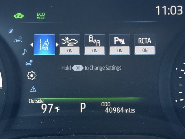Used 2025 Toyota Sienna XLE FWD image 16