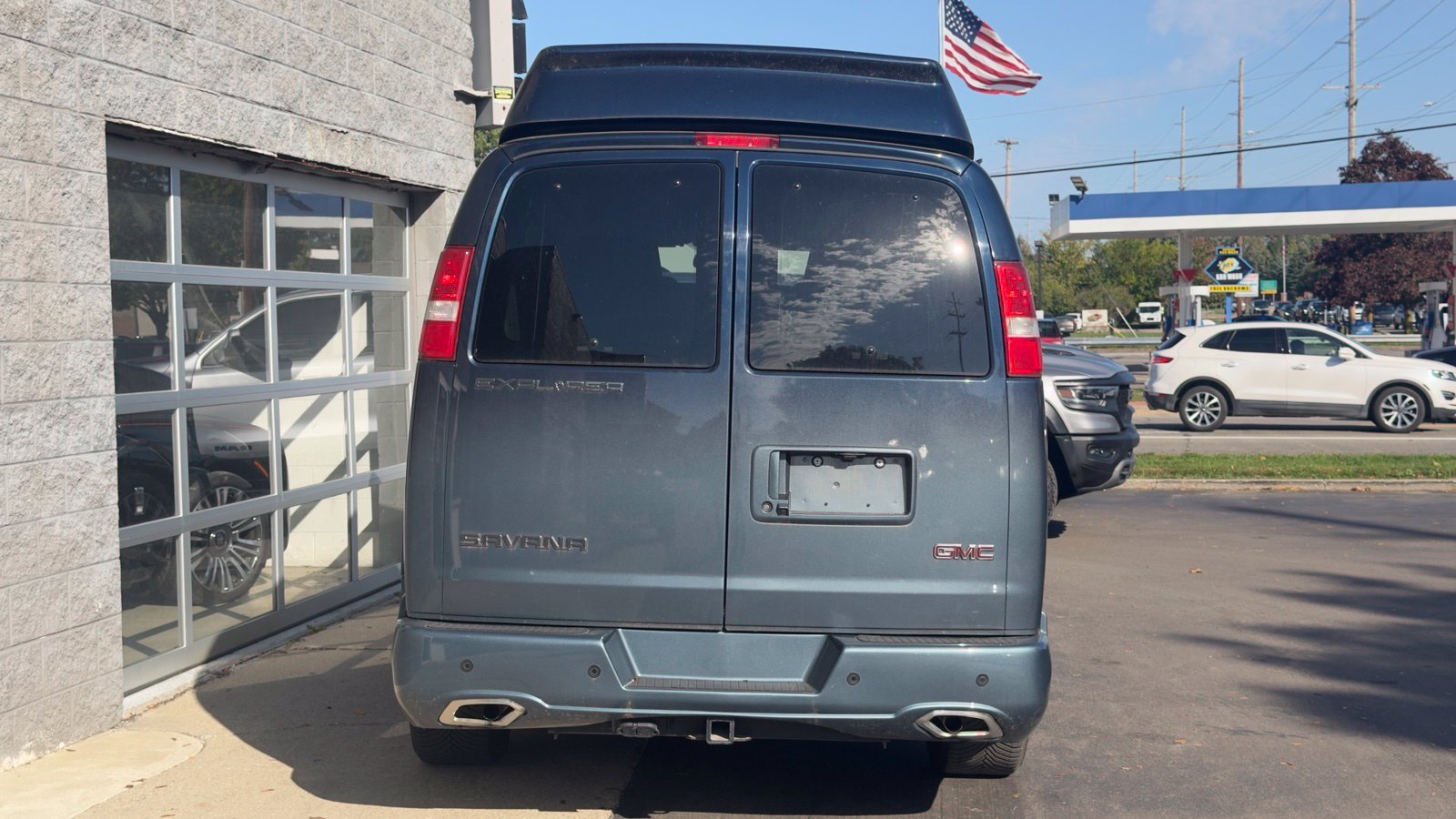 Used 2024 GMC Savana 2500 RWD image 5
